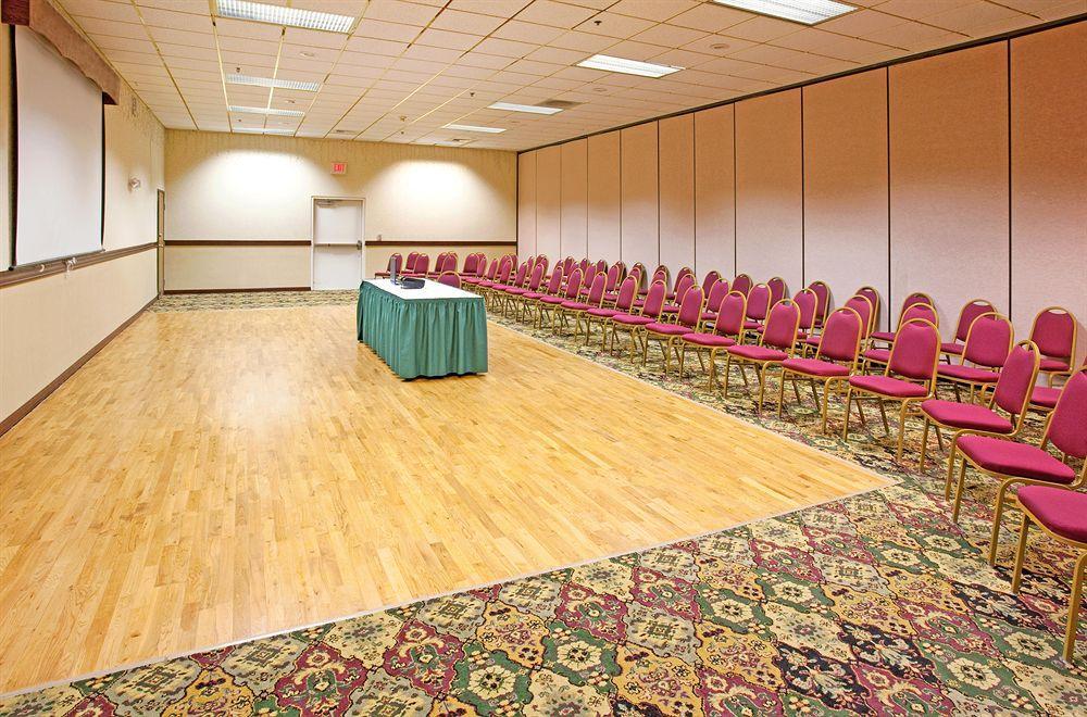 Country Inn & Suites By Radisson, Sidney, Ne Esterno foto